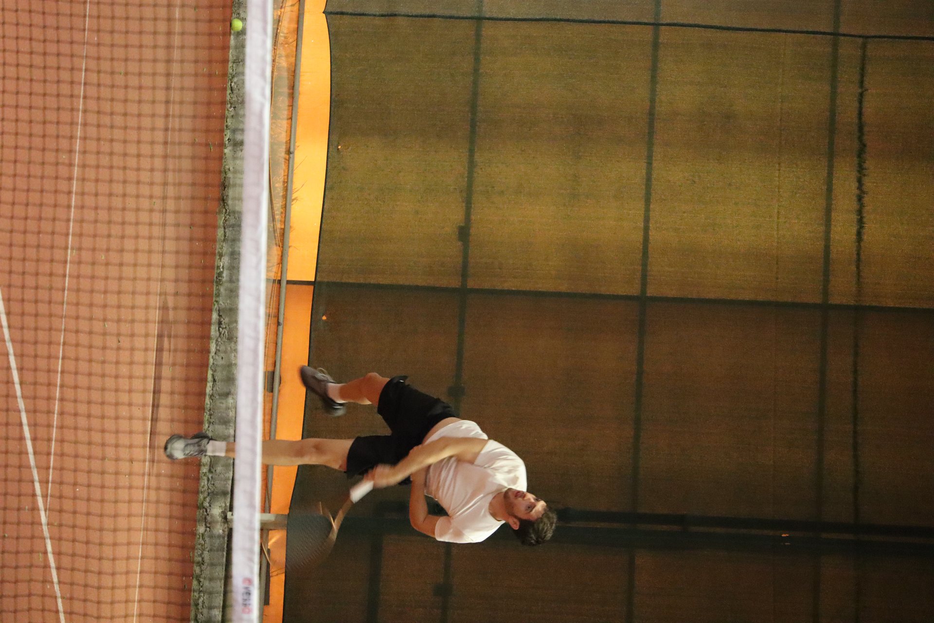 Tenis — Kare 03